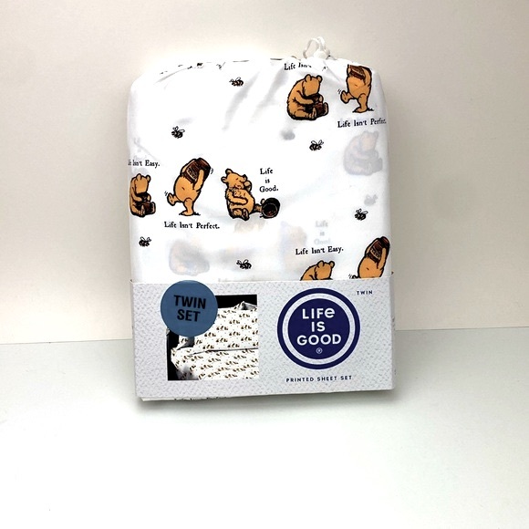 Winnie the Pooh twin sheet set NEW in a matching drawstring pouch Berkshire - Picture 1 of 8